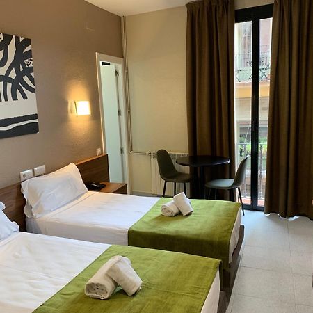 Pension Iznajar Barcelona Luaran gambar