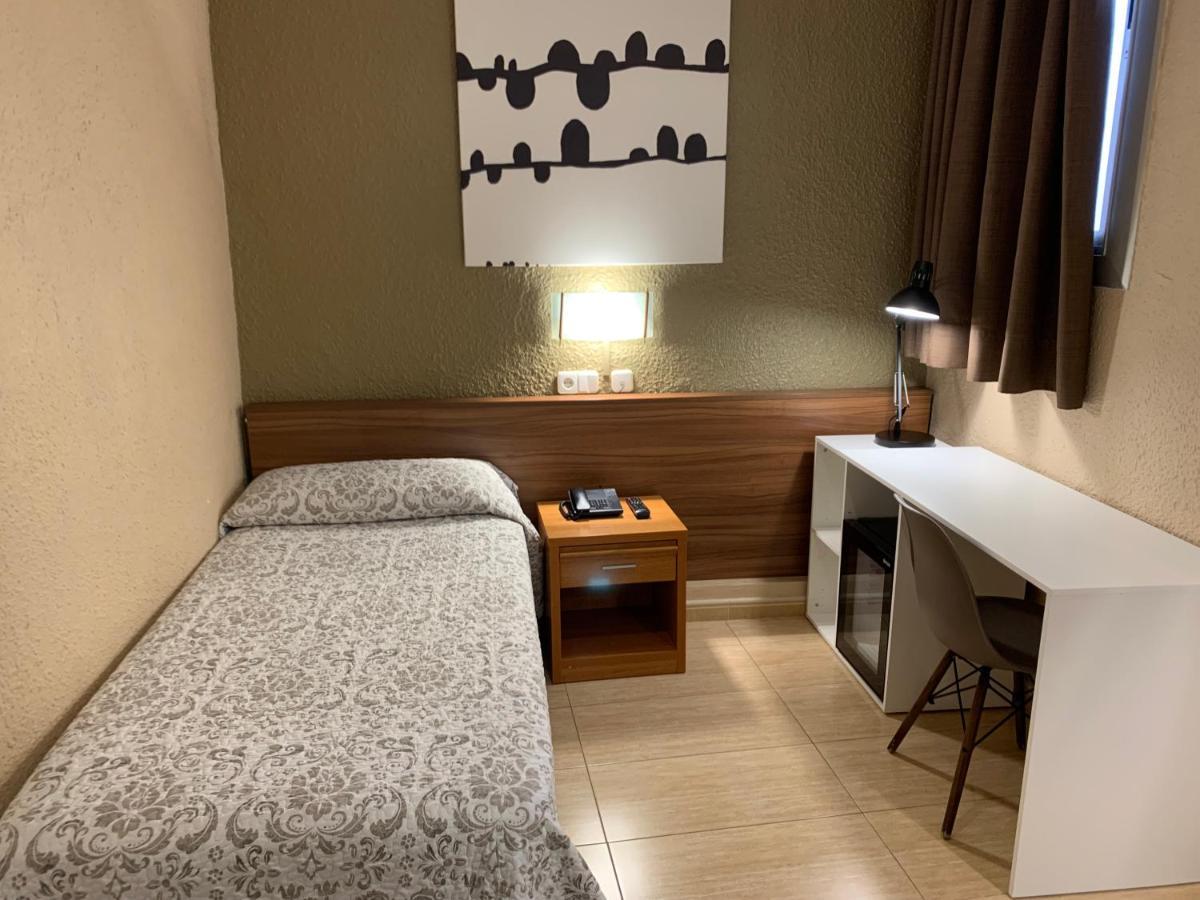 Pension Iznajar Barcelona Luaran gambar