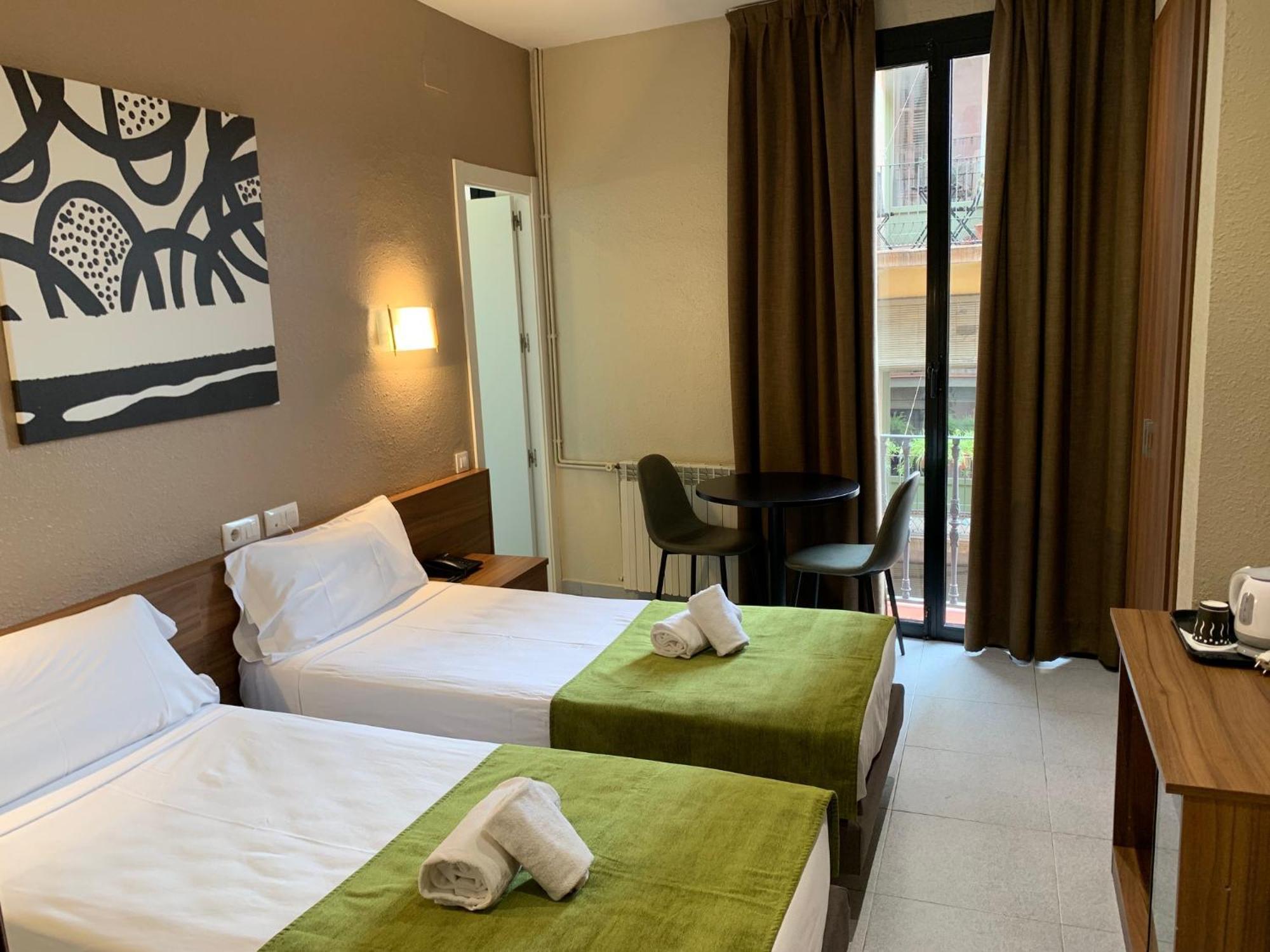Pension Iznajar Barcelona Luaran gambar